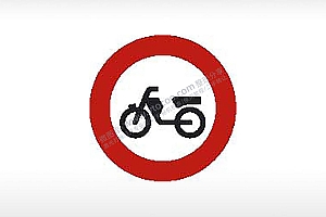 限电动车机动车通行交通标志运输汽车布告栏危险红色黑色白色